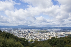 木津川市兜台二丁目の最新土地相場情報とタウン情報